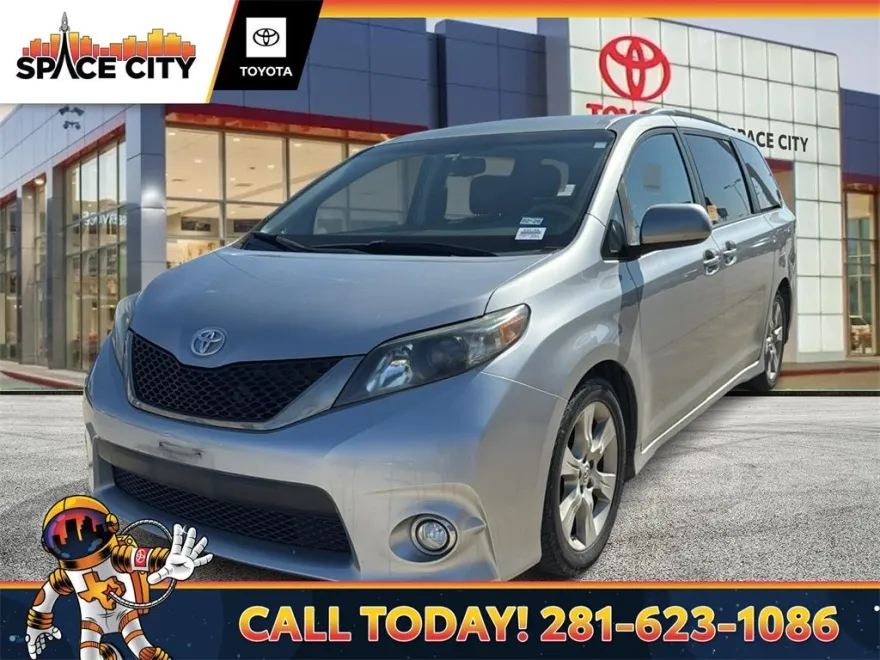 2012 Toyota Sienna photo 1