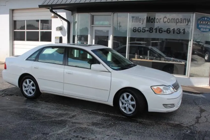 2000 Toyota Avalon XLS photo 1