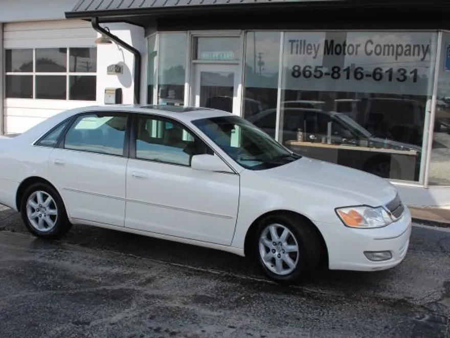 2000 Toyota Avalon XLS photo 1
