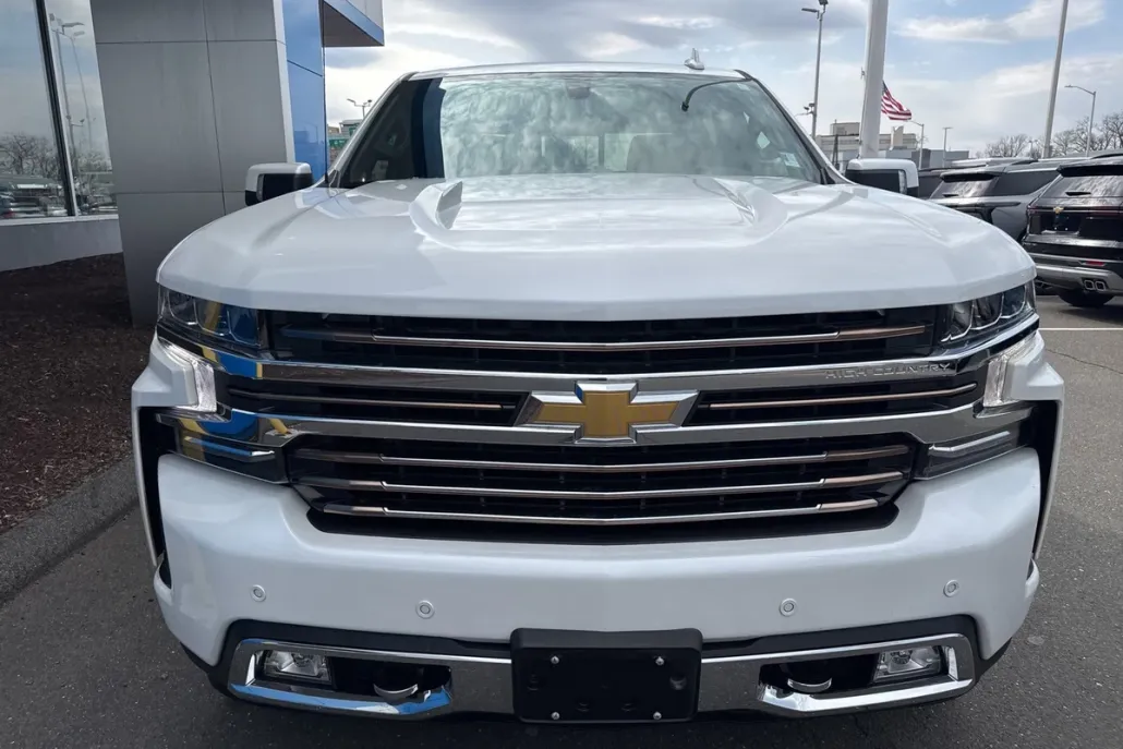 2022 Chevrolet Silverado 1500 LT High Country photo 1