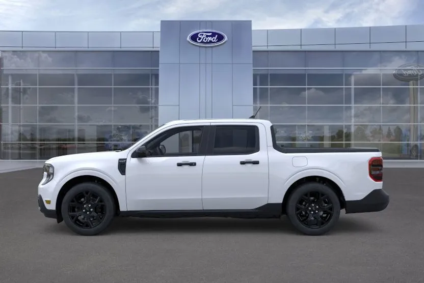 2025 Ford Maverick XLT photo 1