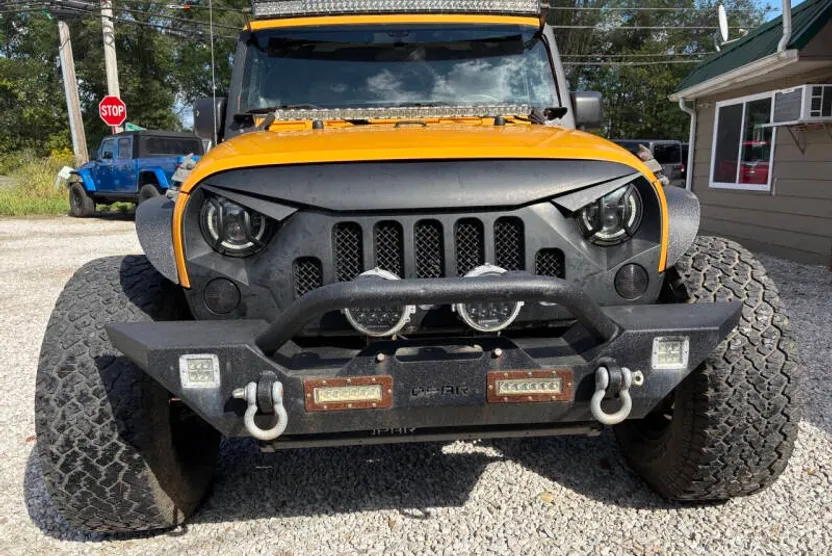 2012 Jeep Wrangler Unlimited Sahara photo 1
