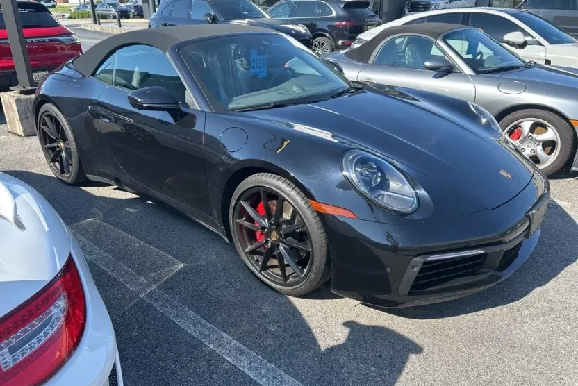 2020 Porsche 911 Cabriolet photo 1