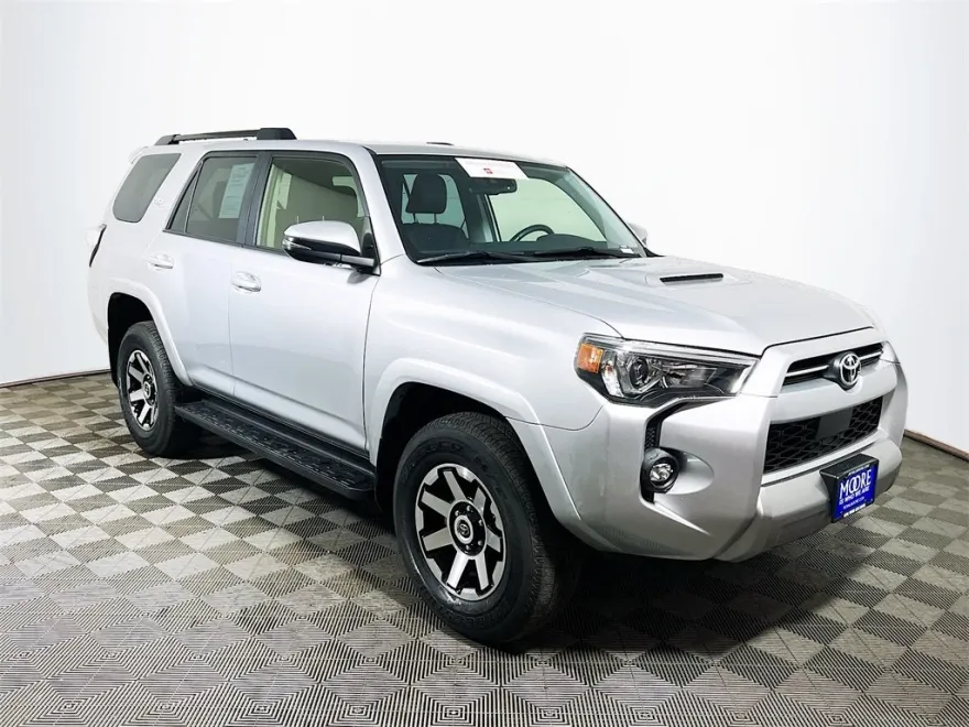 2024 Toyota 4Runner TRD Off-Road Premium photo 1