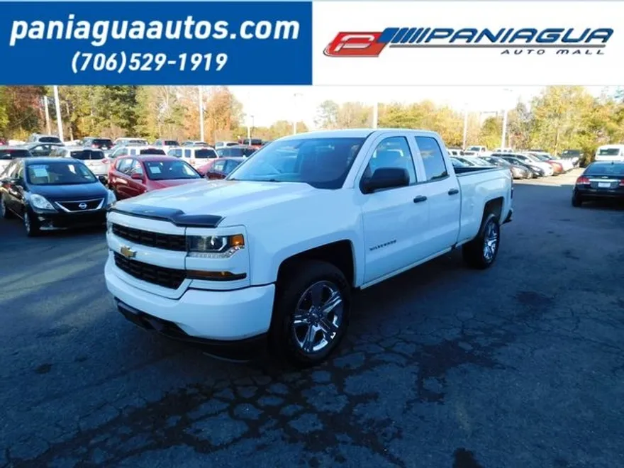 2017 Chevrolet Silverado 1500 Custom photo 1