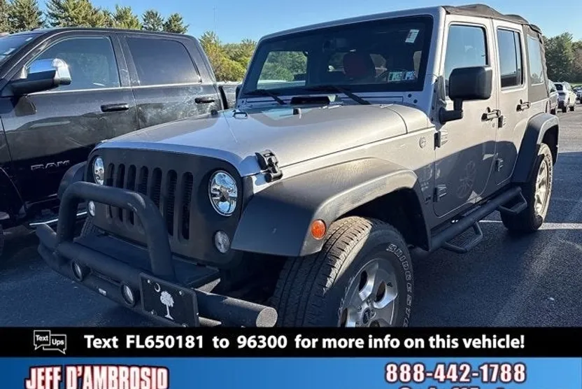 2015 Jeep Wrangler Unlimited Sahara photo 1