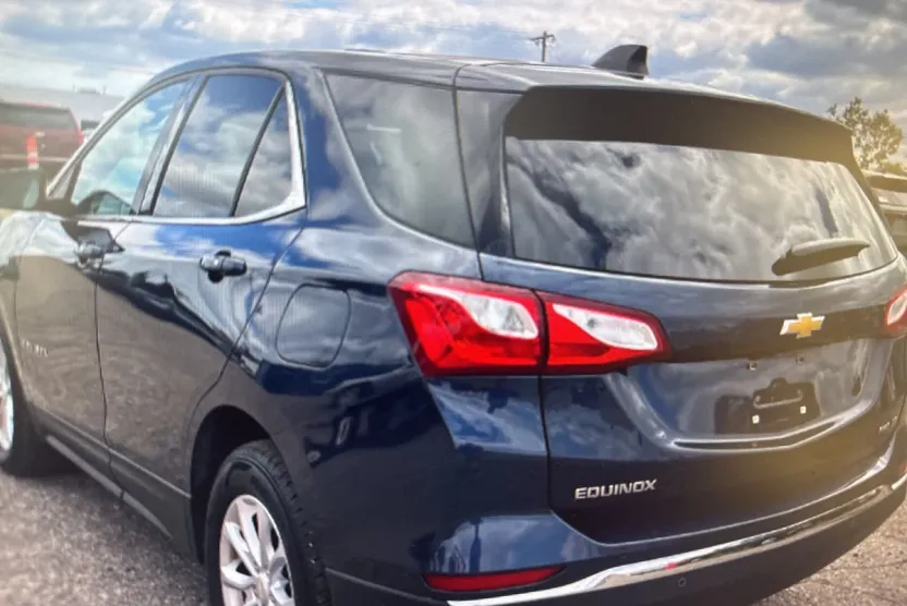 2018 Chevrolet Equinox LT photo 1