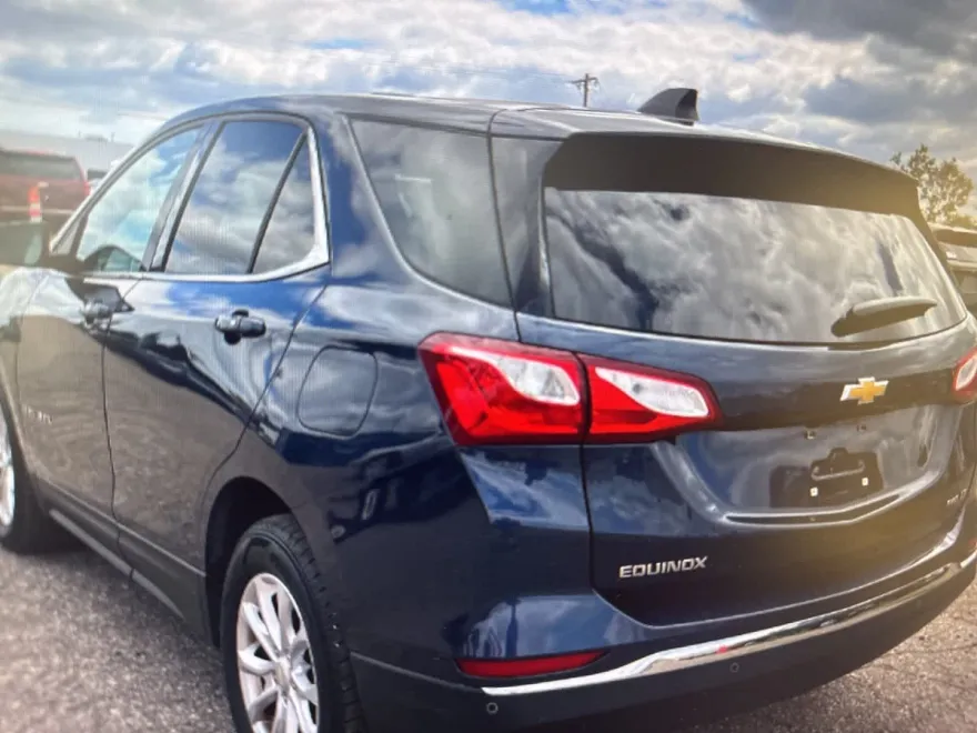 2018 Chevrolet Equinox LT photo 1