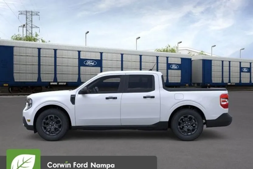 2025 Ford Maverick XLT photo 1