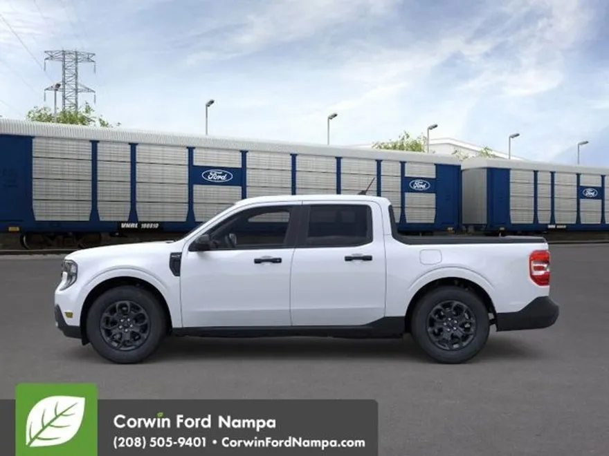 2025 Ford Maverick XLT photo 1