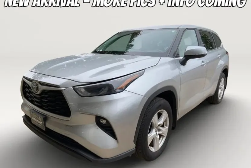 2024 Toyota Highlander LE Sport photo 1