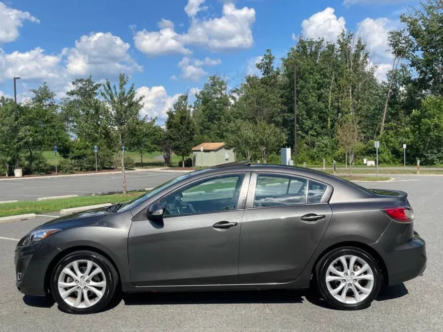 2010 Mazda Mazda3 Sport photo 1