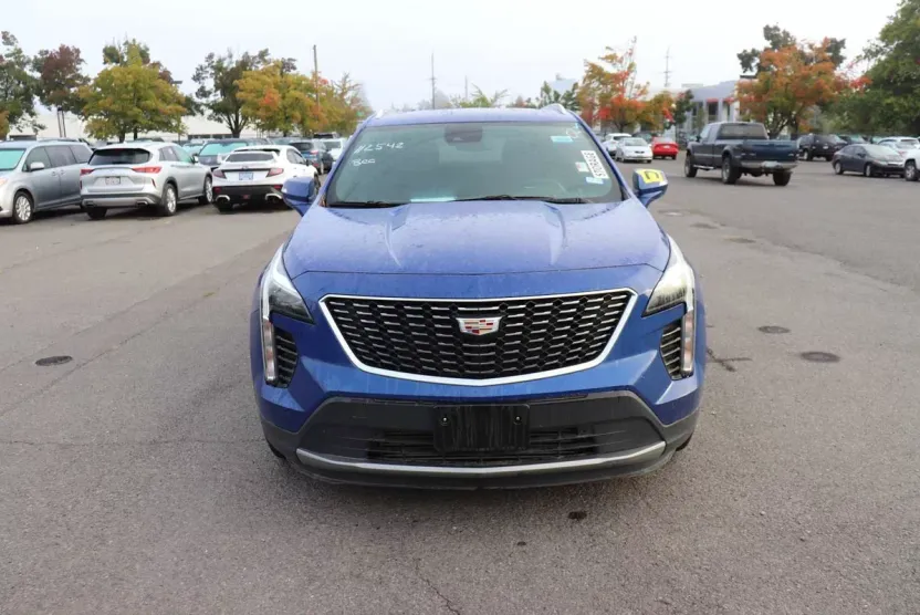 2022 Cadillac XT4 Premium Luxury photo 1