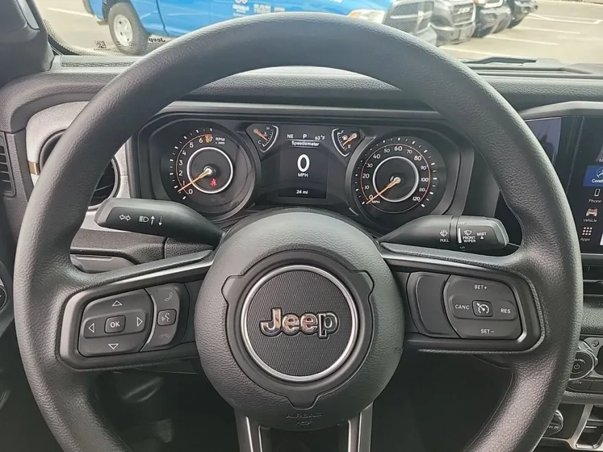 2025 Jeep Gladiator photo 21