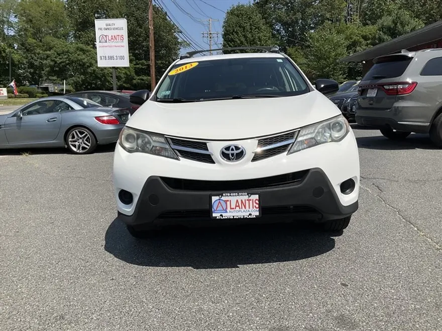 2013 Toyota RAV4 LE photo 1