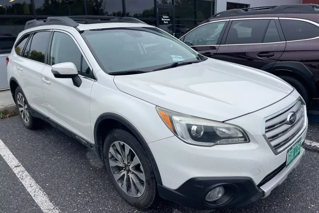 2017 Subaru Outback 3.6R Limited photo 1