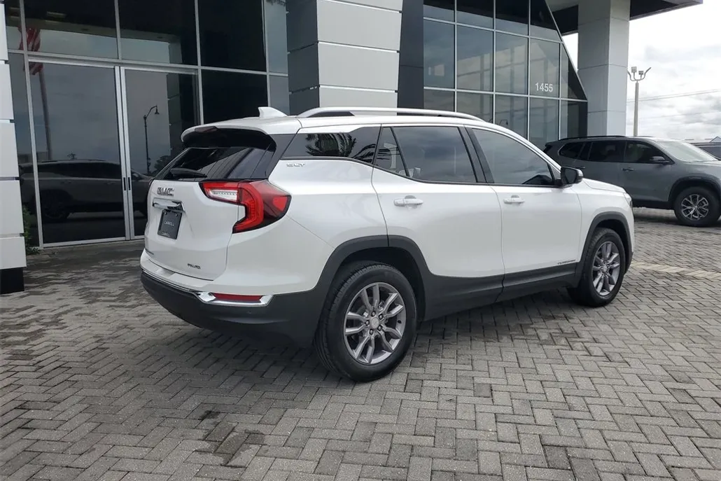 2024 Gmc Terrain SLT photo 1