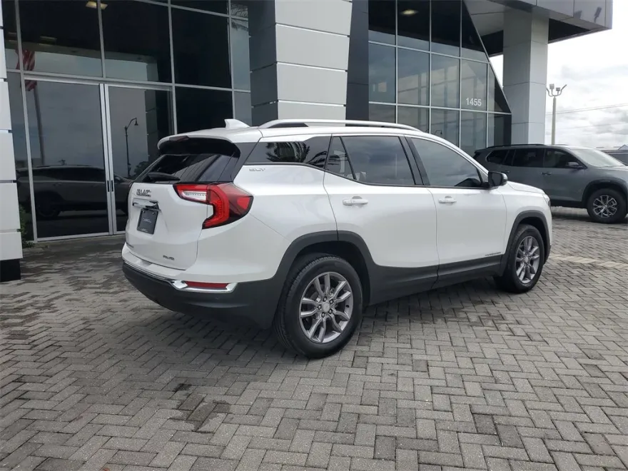 2024 Gmc Terrain SLT photo 1