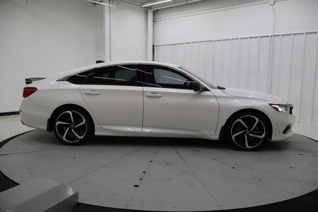 2022 Honda Accord Sport 2.0T photo 1
