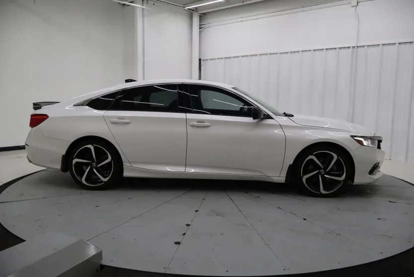 2022 Honda Accord Sport 2.0T photo 1