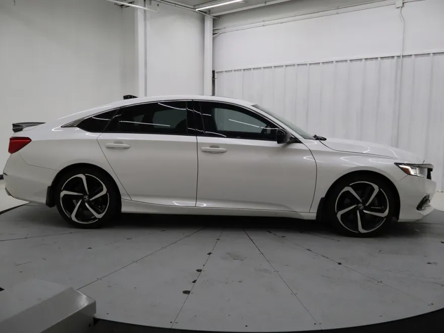 2022 Honda Accord Sport 2.0T photo 1