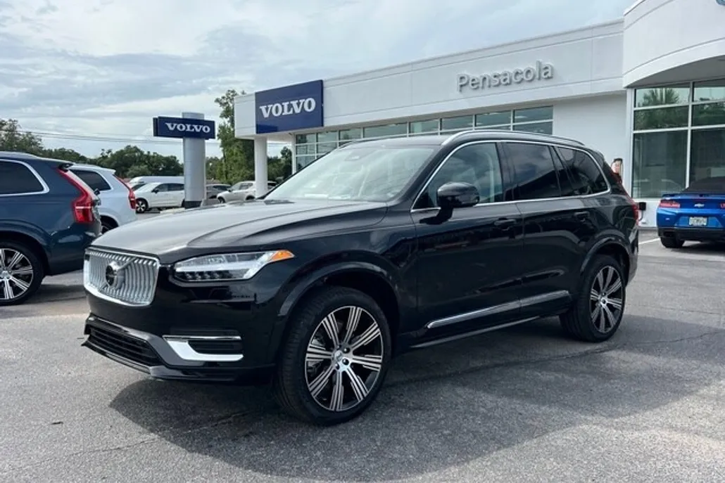 2025 Volvo XC90 T8 Plus photo 1