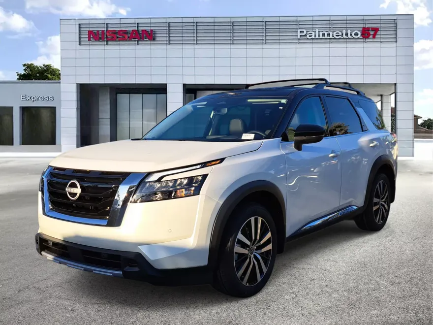 2025 Nissan Pathfinder Platinum photo 1