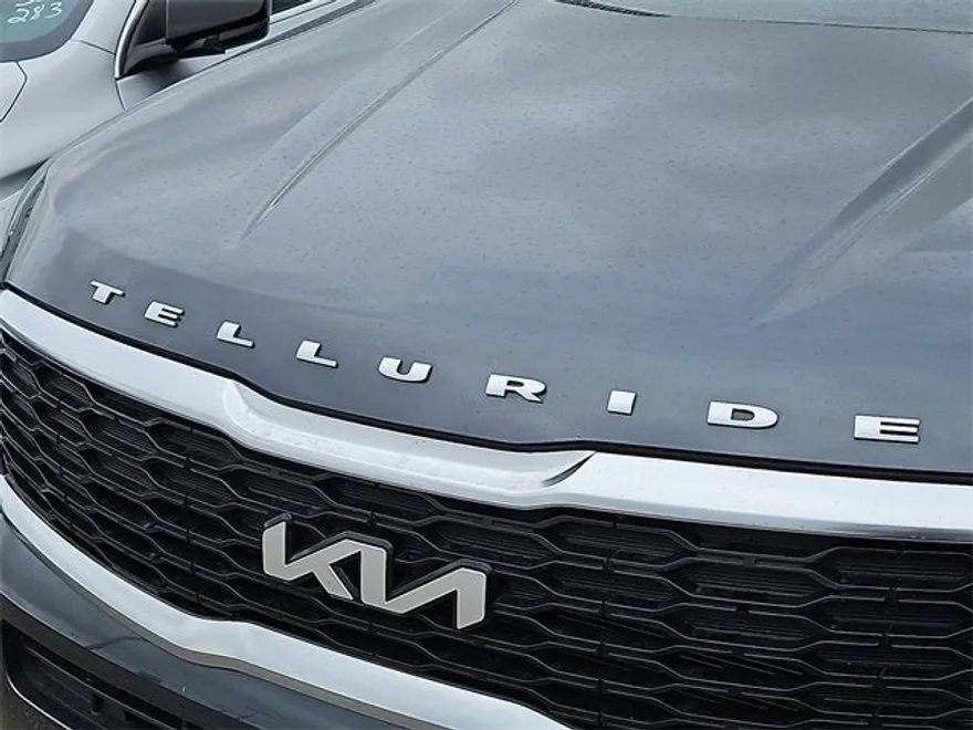 2022 Kia Telluride S photo 1