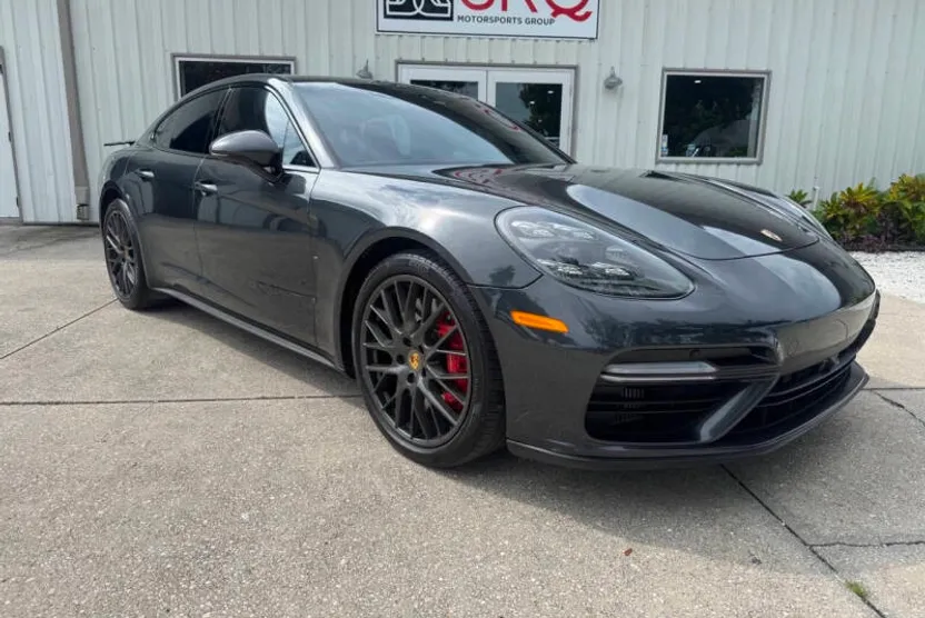 2017 Porsche Panamera Turbo photo 1