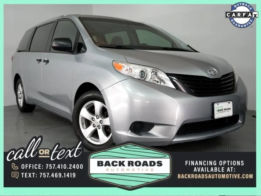 2015 Toyota Sienna L photo 1