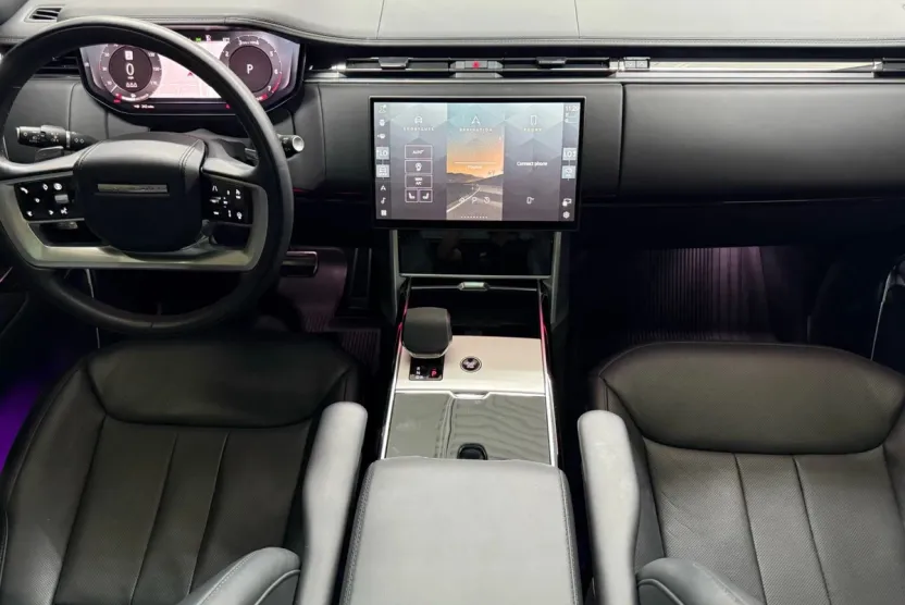 2024 Land Rover Range Rover SE photo 1
