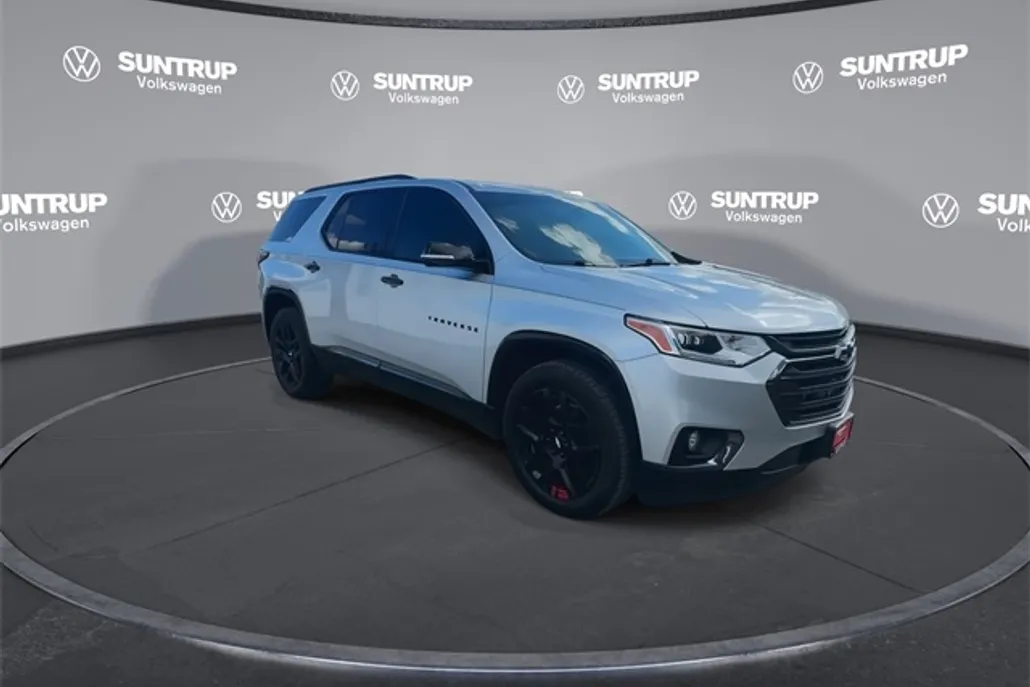2018 Chevrolet Traverse Premier photo 1