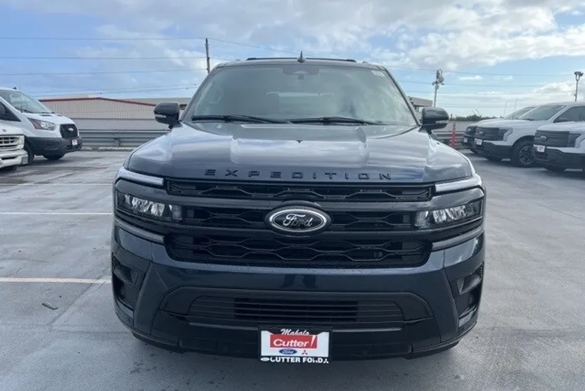 2024 Ford Expedition Limited photo 1