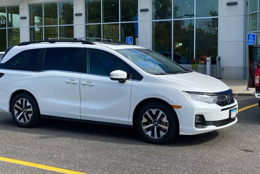 2025 Honda Odyssey EX-L photo 1