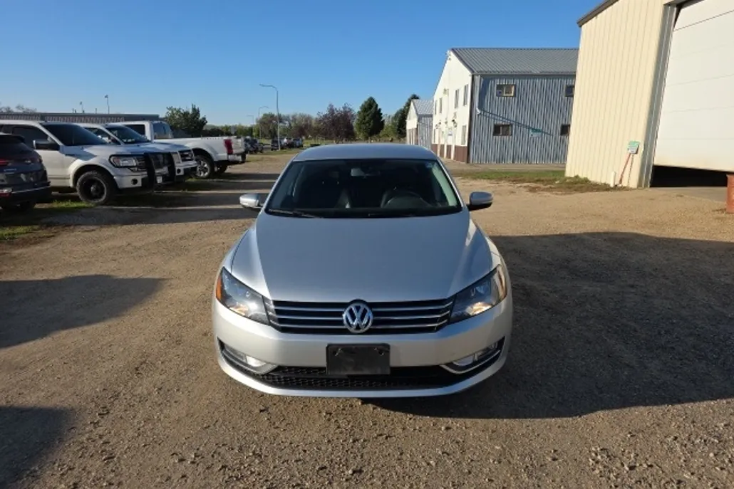 2015 Volkswagen Passat Limited photo 1
