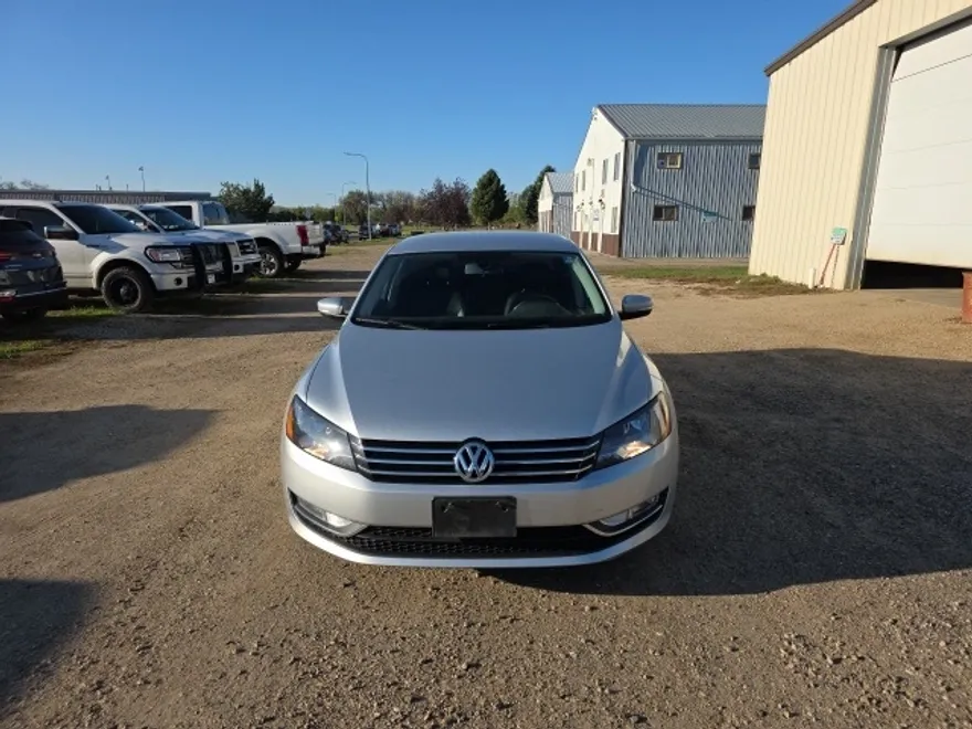 2015 Volkswagen Passat Limited photo 1