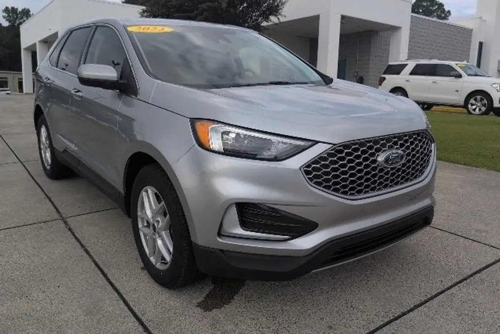 2023 Ford Edge SEL photo 1