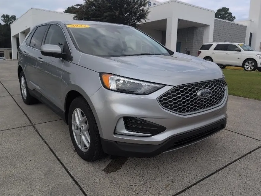 2023 Ford Edge SEL photo 1