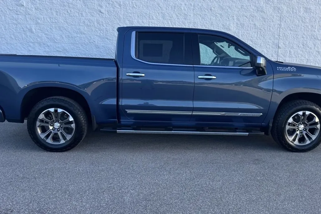 2024 Chevrolet Silverado 1500 High Country photo 1