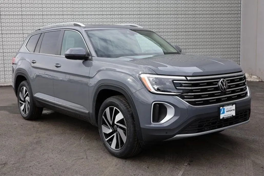 2025 Volkswagen Atlas SEL photo 1