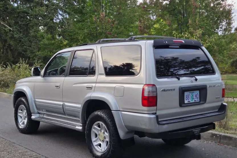 2000 Toyota 4Runner Limited photo 1
