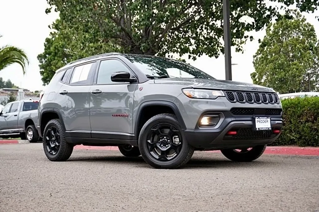 2023 Jeep Compass Trailhawk photo 1