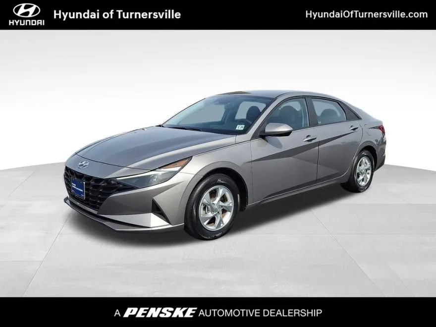 2023 Hyundai Elantra SE photo 1