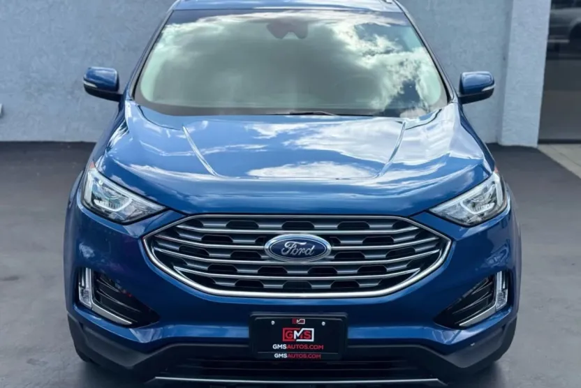2020 Ford Edge SEL photo 1