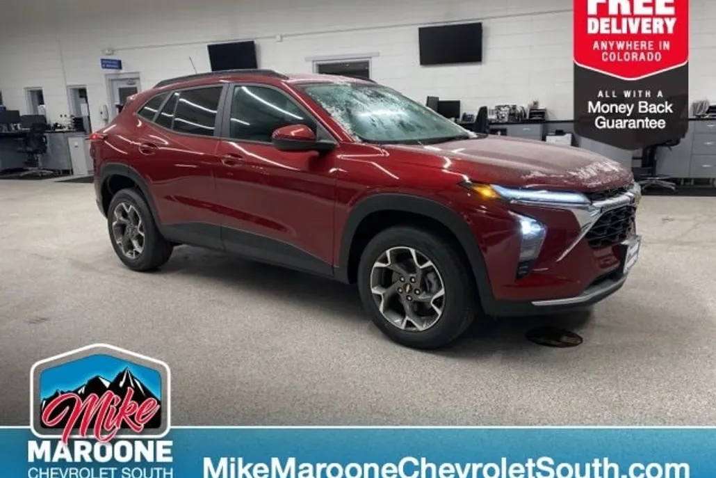 2025 Chevrolet Trax LT photo 1
