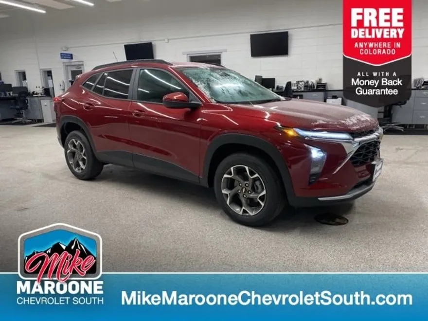 2025 Chevrolet Trax LT photo 1