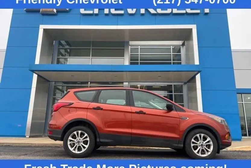 2019 Ford Escape S photo 1