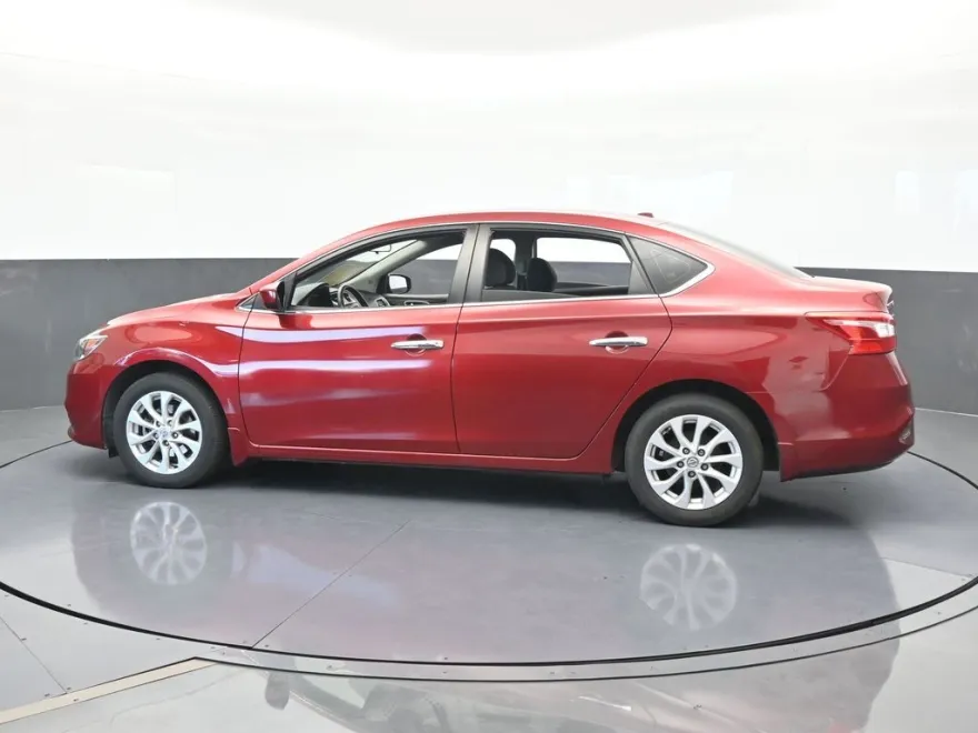 2018 Nissan Sentra SV photo 1
