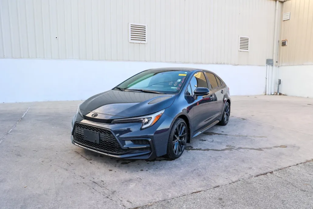 2024 Toyota Corolla SE photo 1