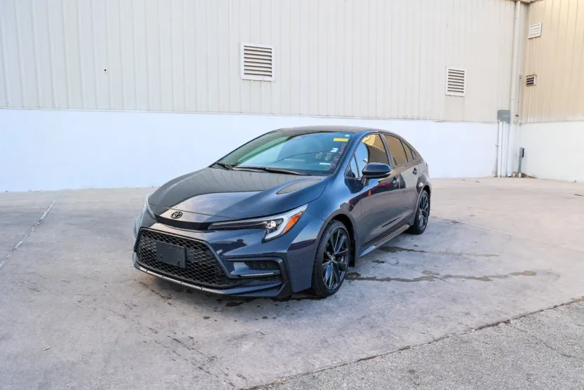 2024 Toyota Corolla SE photo 1